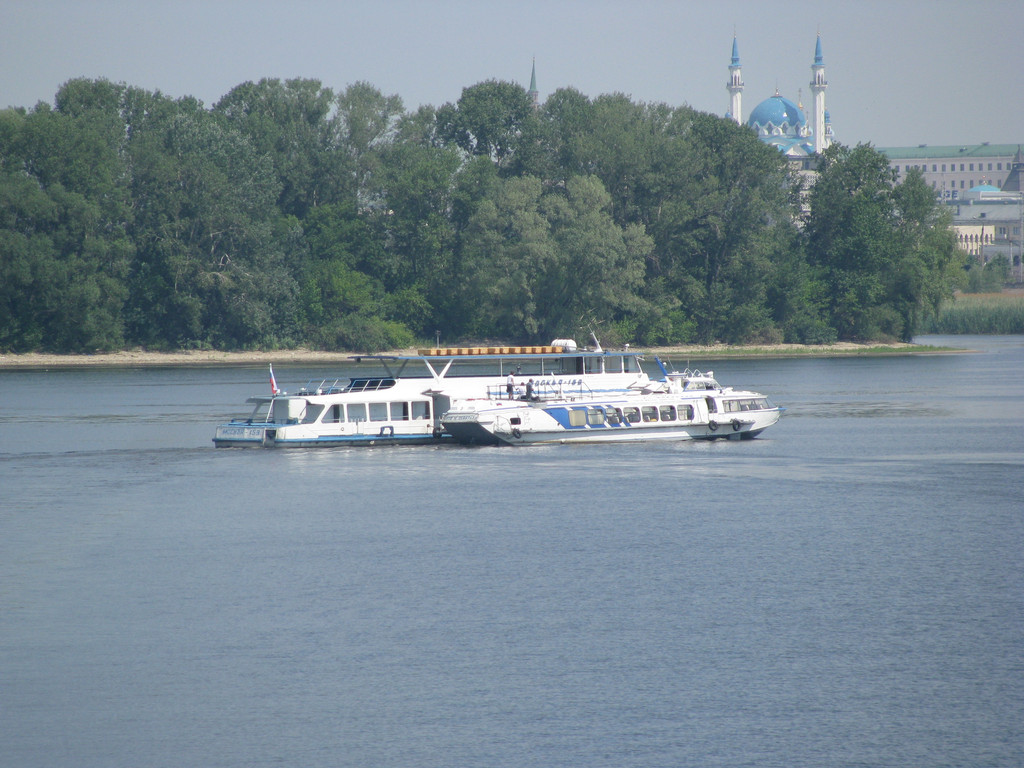 Москва-159, Герой Михаил Девятаев