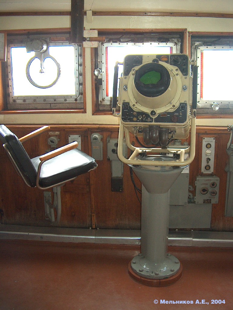 Красин. Wheelhouses, Control panels