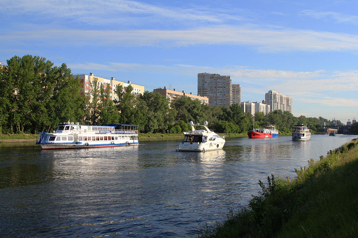 Августина. Канал имени Москвы