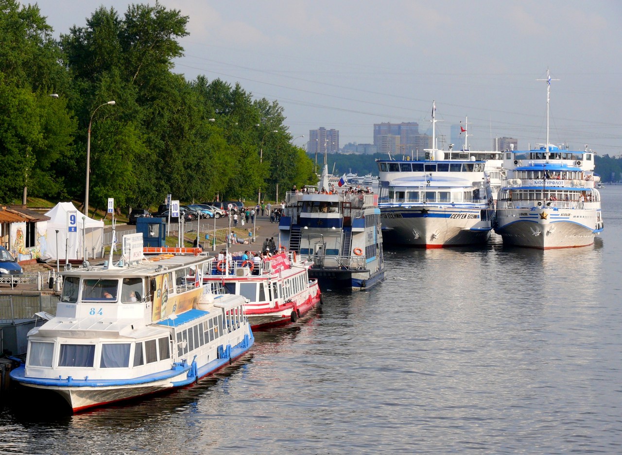 Москва-84, Нева-4, Персей, Сергей Есенин, И.А. Крылов. Северный речной вокзал