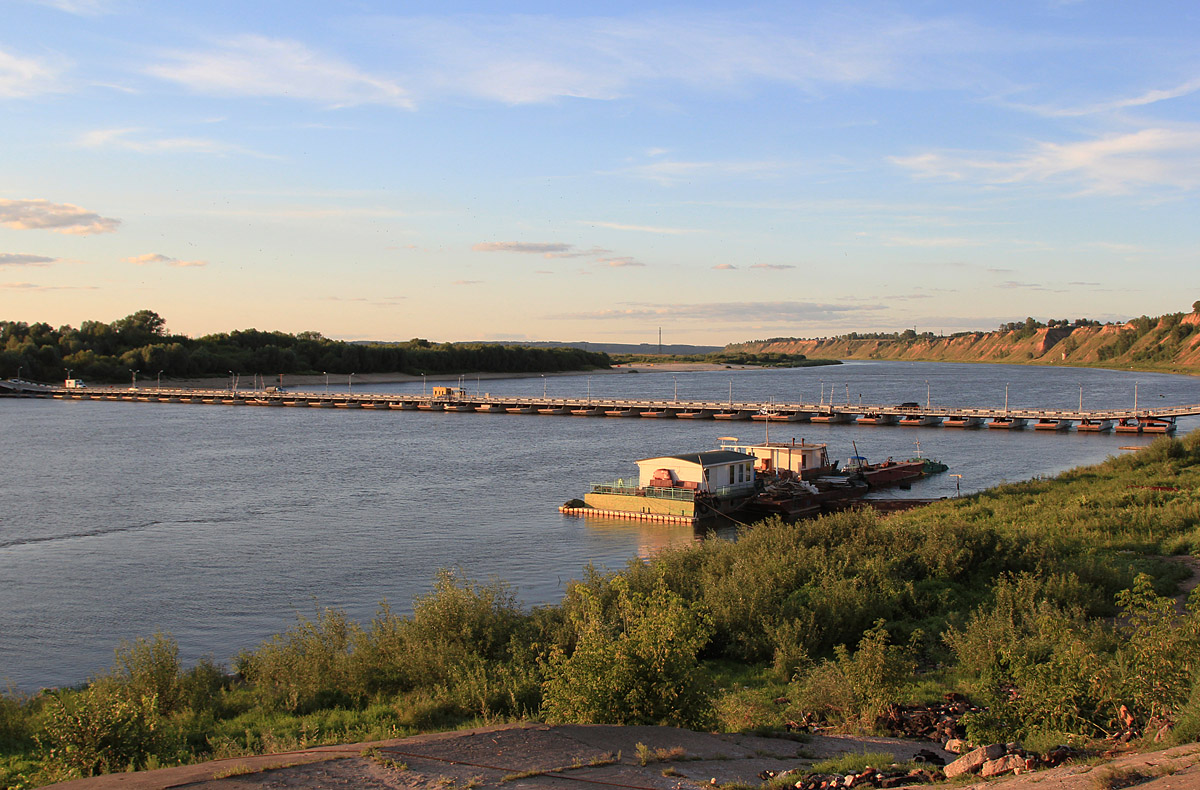 Наплавной автодорожный мост, Понтон-389. Oka River