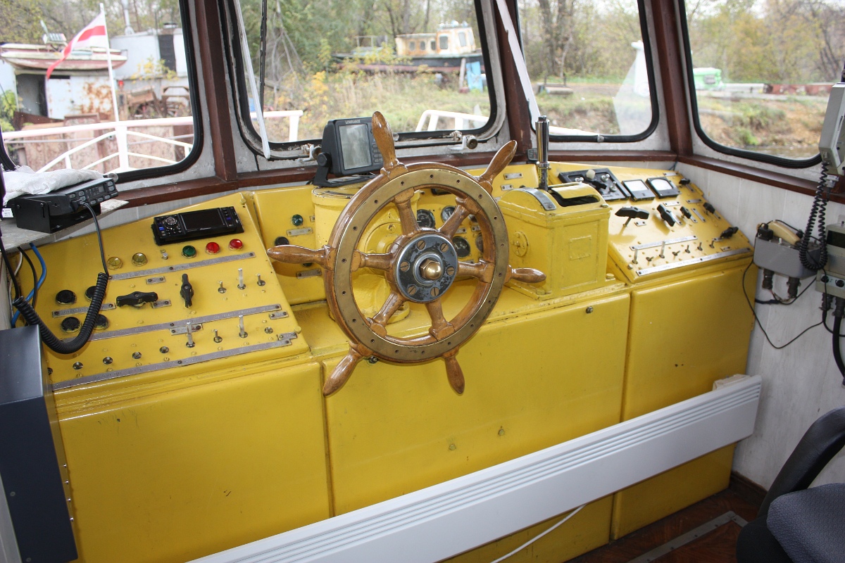 Путейский-14. Wheelhouses, Control panels