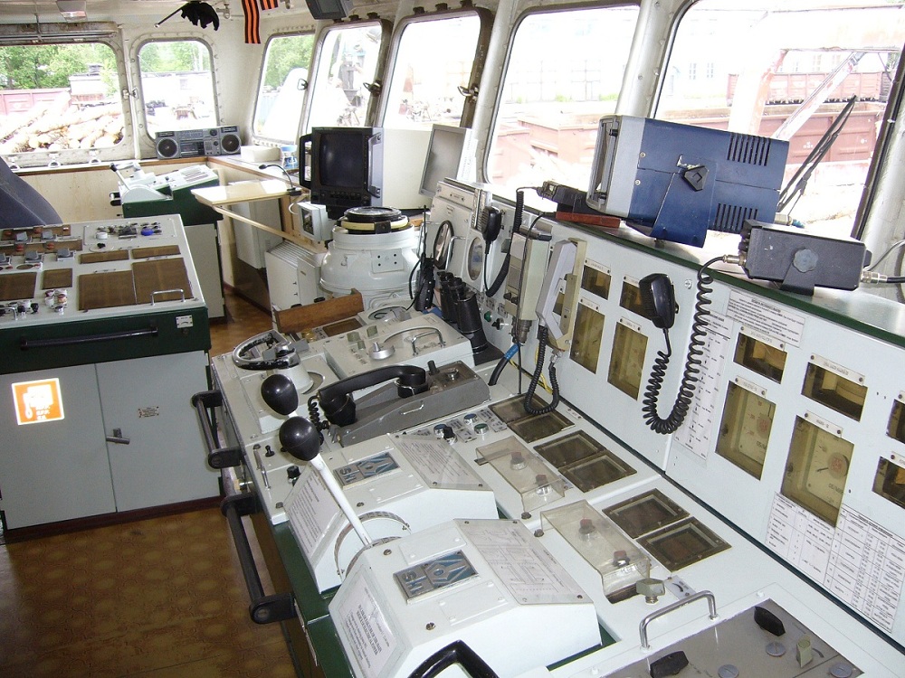 СТК-1004. Wheelhouses, Control panels