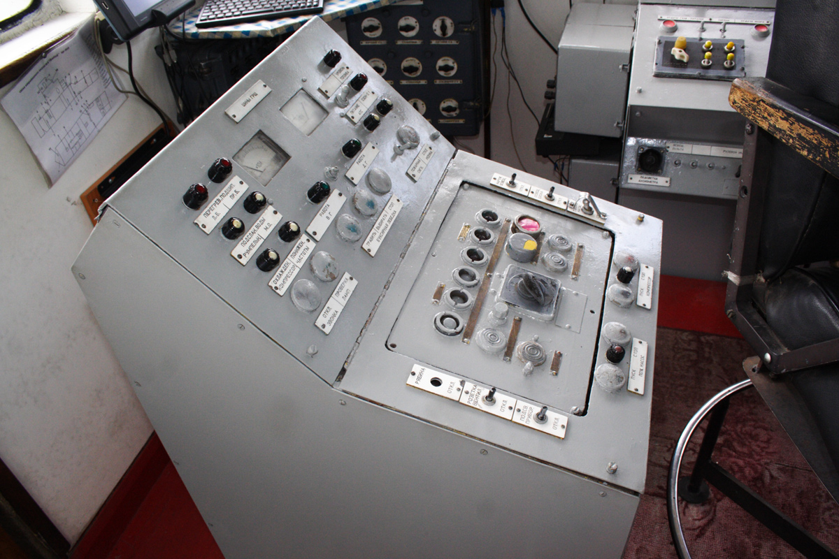 Прибой. Wheelhouses, Control panels