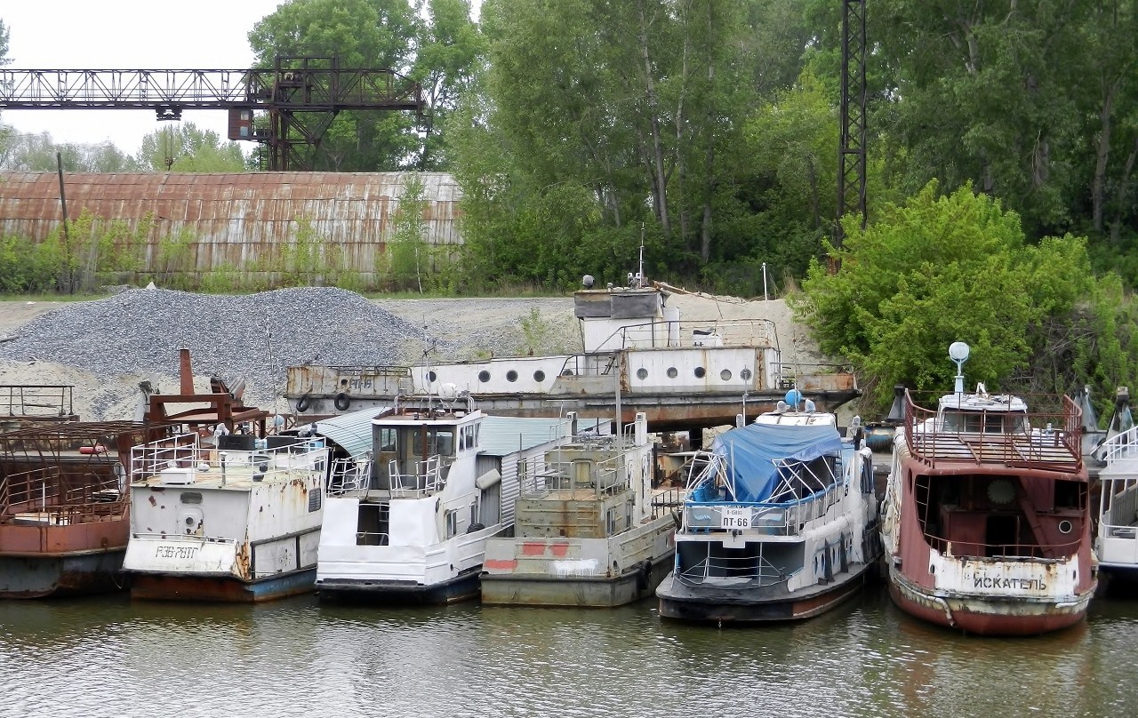 РП-19, ПТ-66, Искатель. Unidentified ships