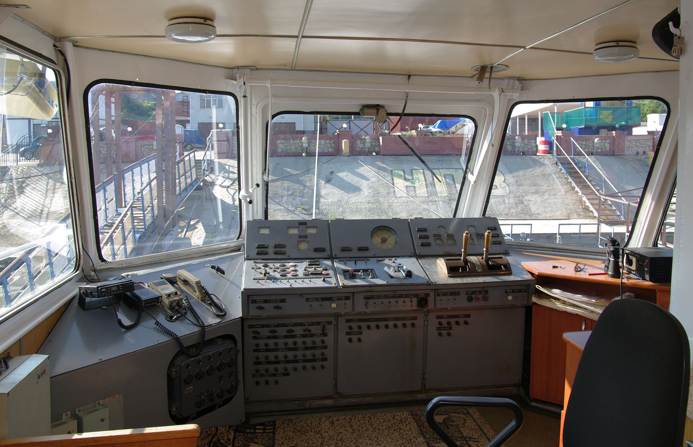 Москва-167. Wheelhouses, Control panels