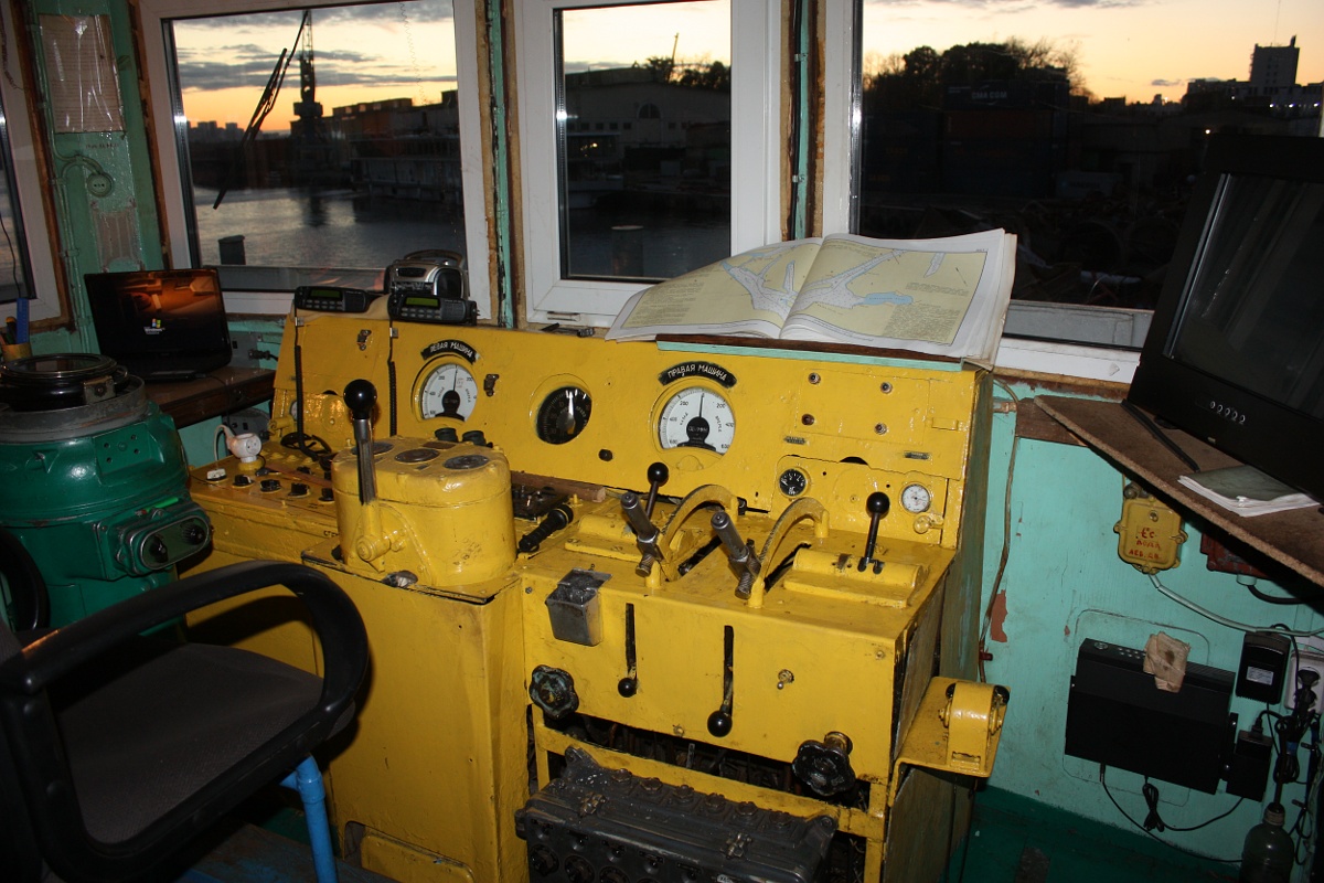 Акрополь. Wheelhouses, Control panels