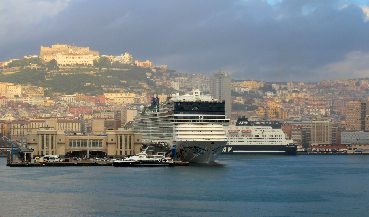 SNAV Aquila, Norwegian Epic