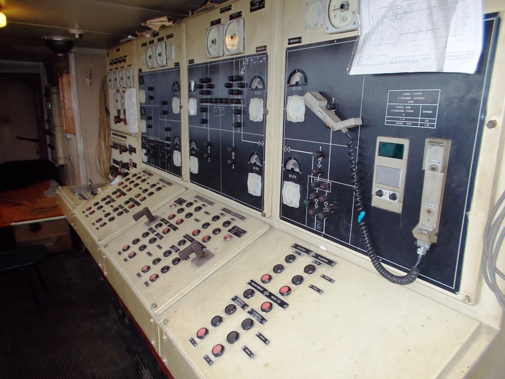 Плавдок-455. Wheelhouses, Control panels