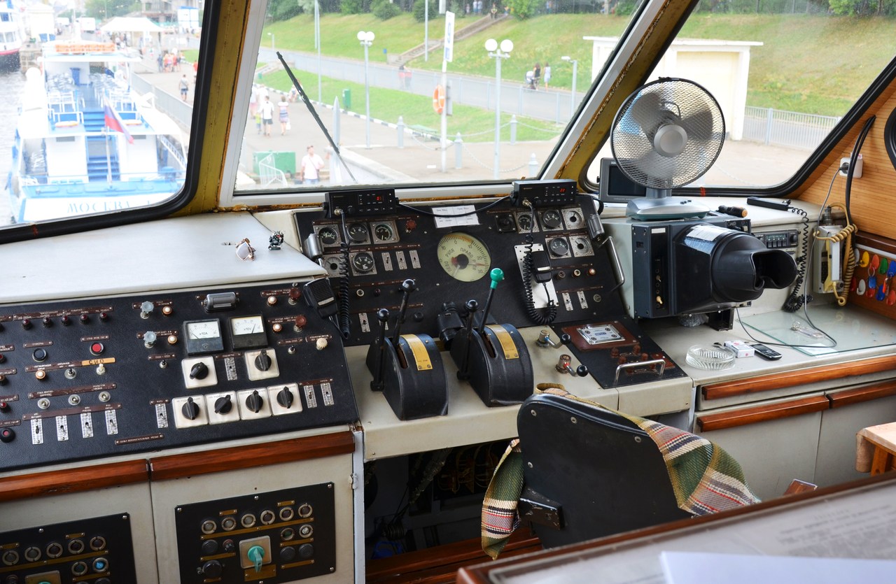 Персей. Wheelhouses, Control panels