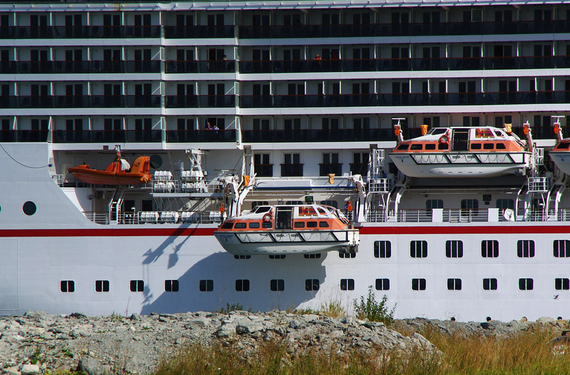 Carnival Legend. Шлюпки и катера