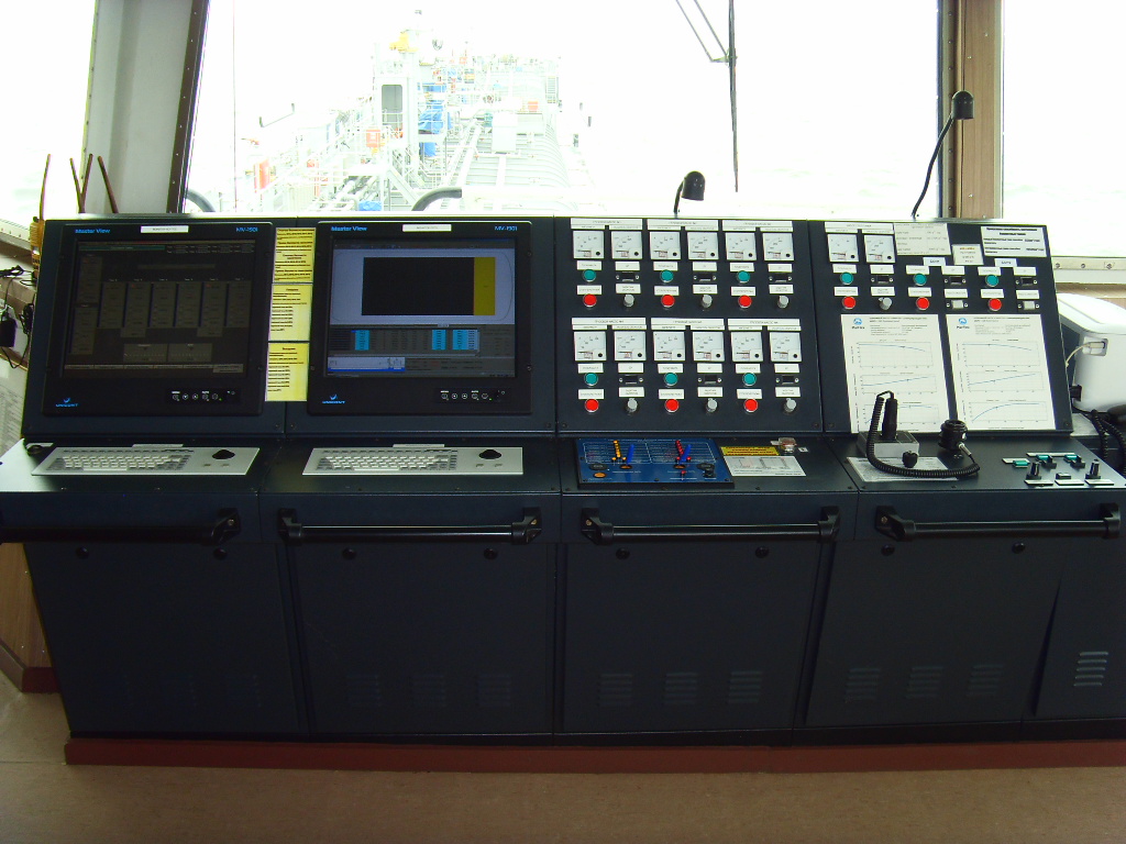 ВФ Танкер-4. Wheelhouses, Control panels