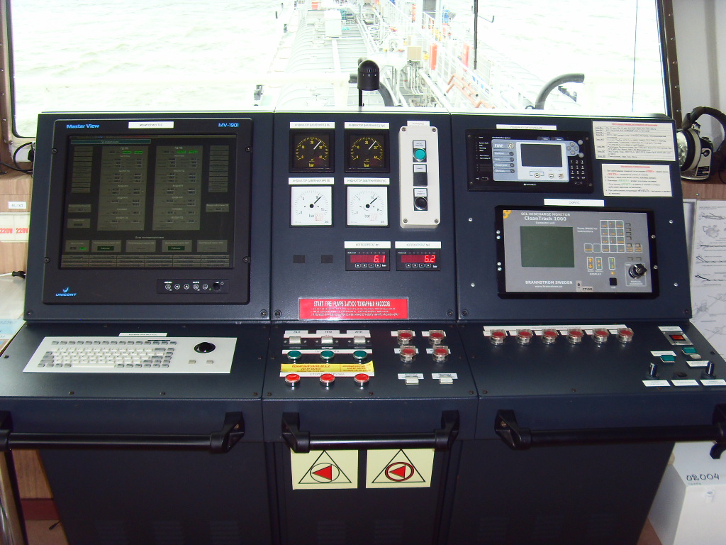 ВФ Танкер-4. Wheelhouses, Control panels