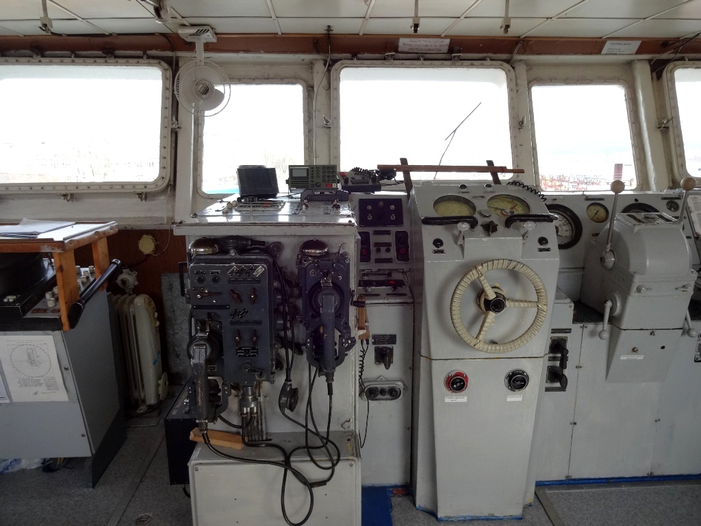 Механик Банатов. Wheelhouses, Control panels