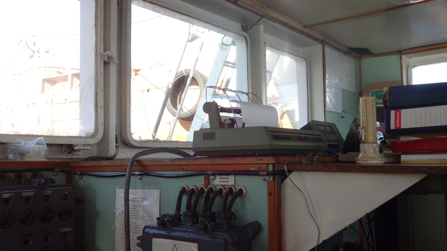 Волгонефть-140. Wheelhouses, Control panels