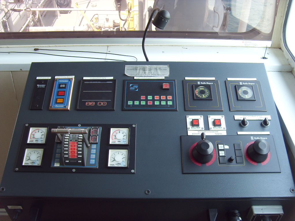 Механик Харитонов. Wheelhouses, Control panels