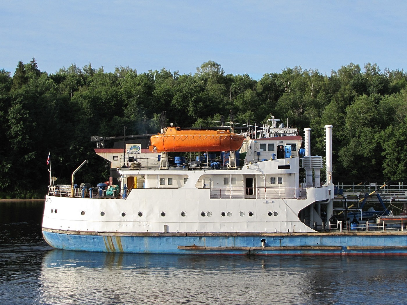 Волгонефть-240. Надстройки