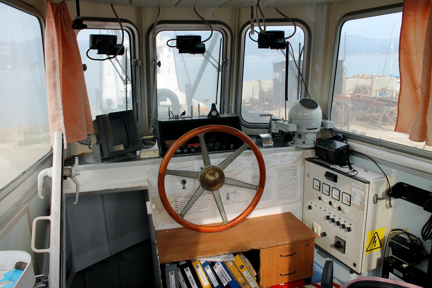 Темрюк 1. Wheelhouses, Control panels