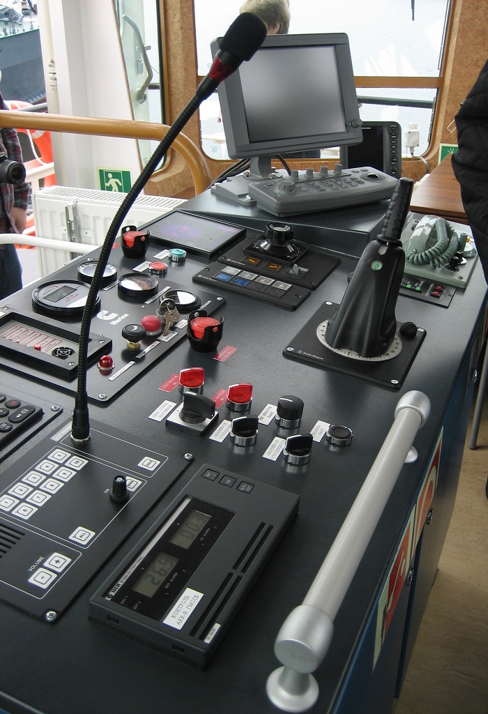 РБ-47. Wheelhouses, Control panels