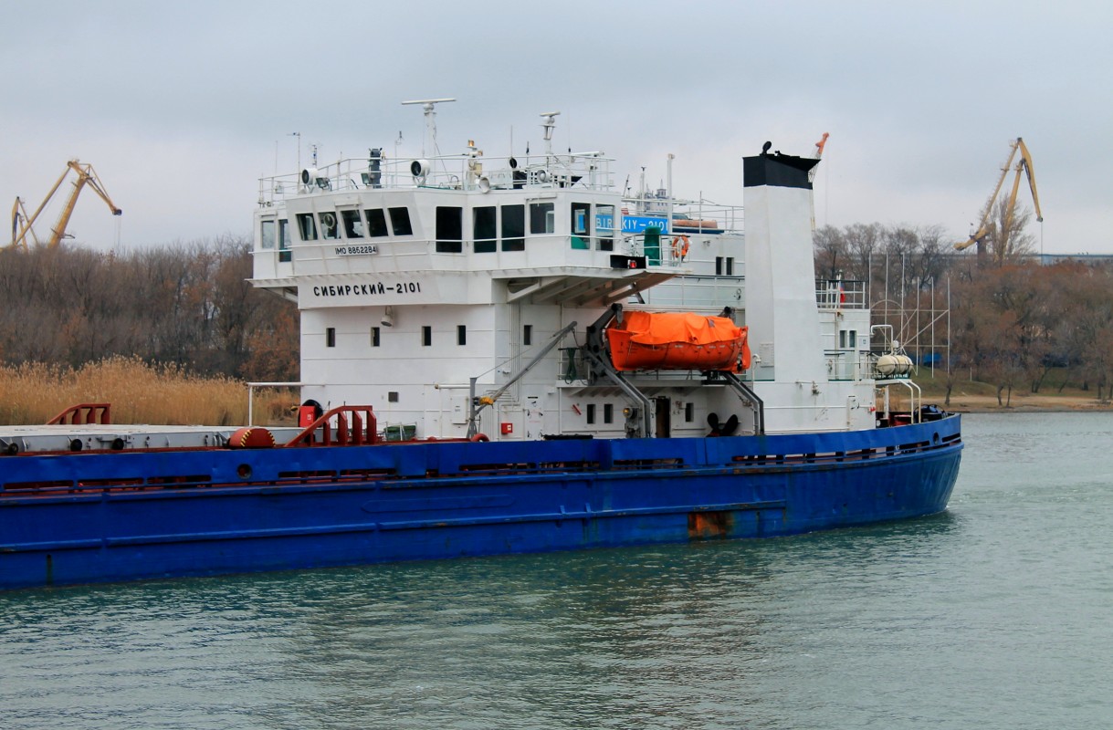 Сибирский-2101. Vessel superstructures