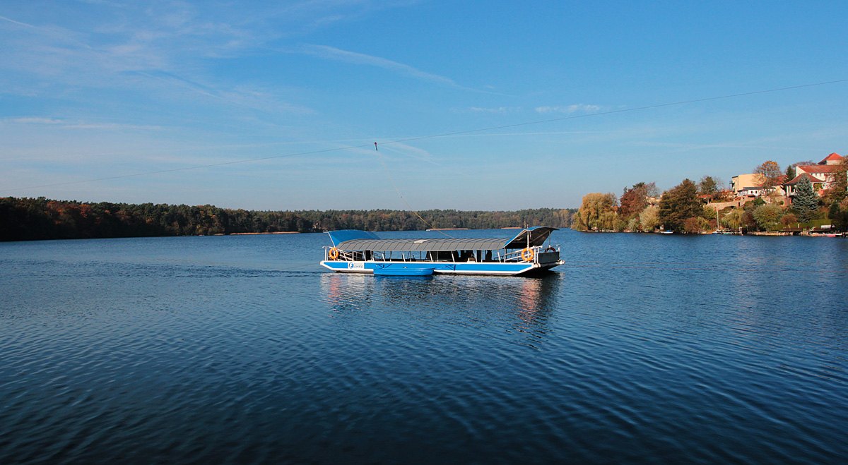 Straussee Fähre. Электропаром на озере Штраусзе (Straussee)