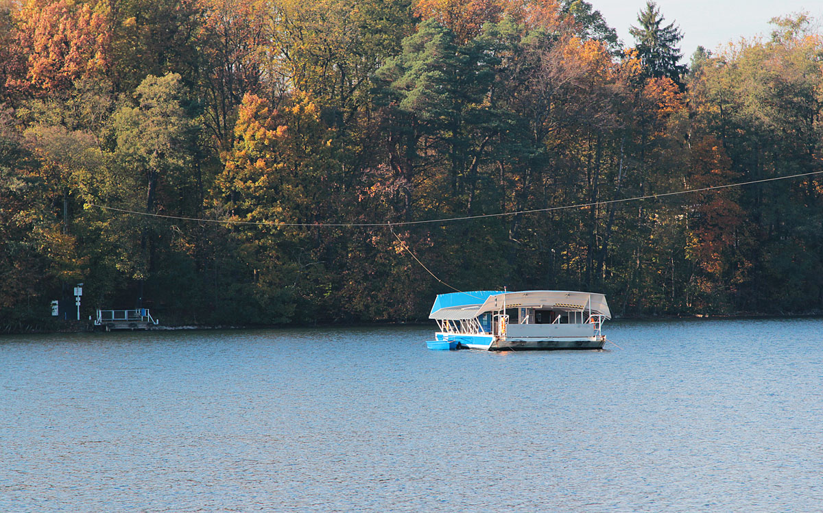 Straussee Fähre. Электропаром на озере Штраусзе (Straussee)