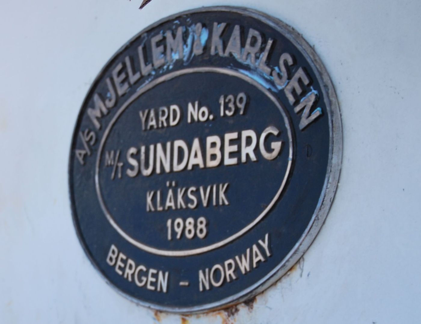 Sundaberg. Shipbuilder's Makers Plates