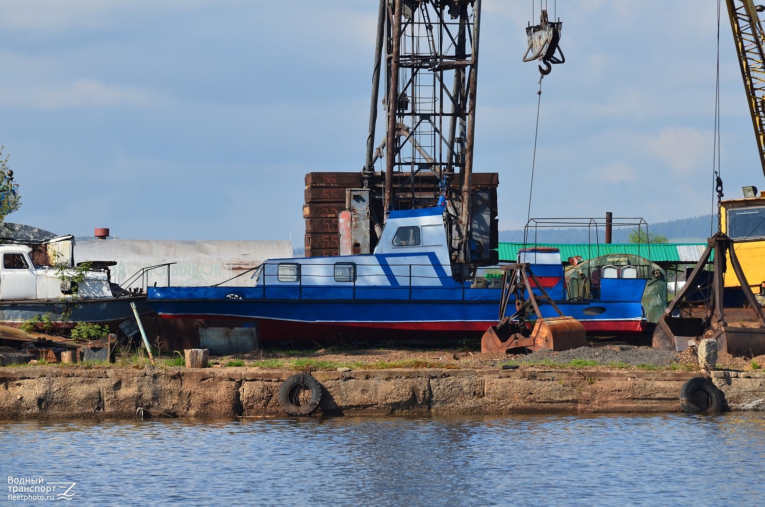 Неопознанное судно - проект КС-100А, АЛ, АС. Russia - Kama Basin