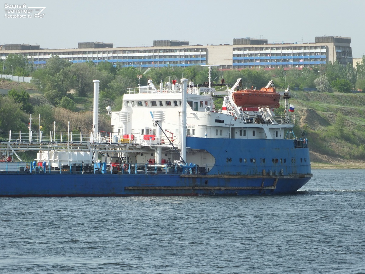 Волгонефть-261. Vessel superstructures