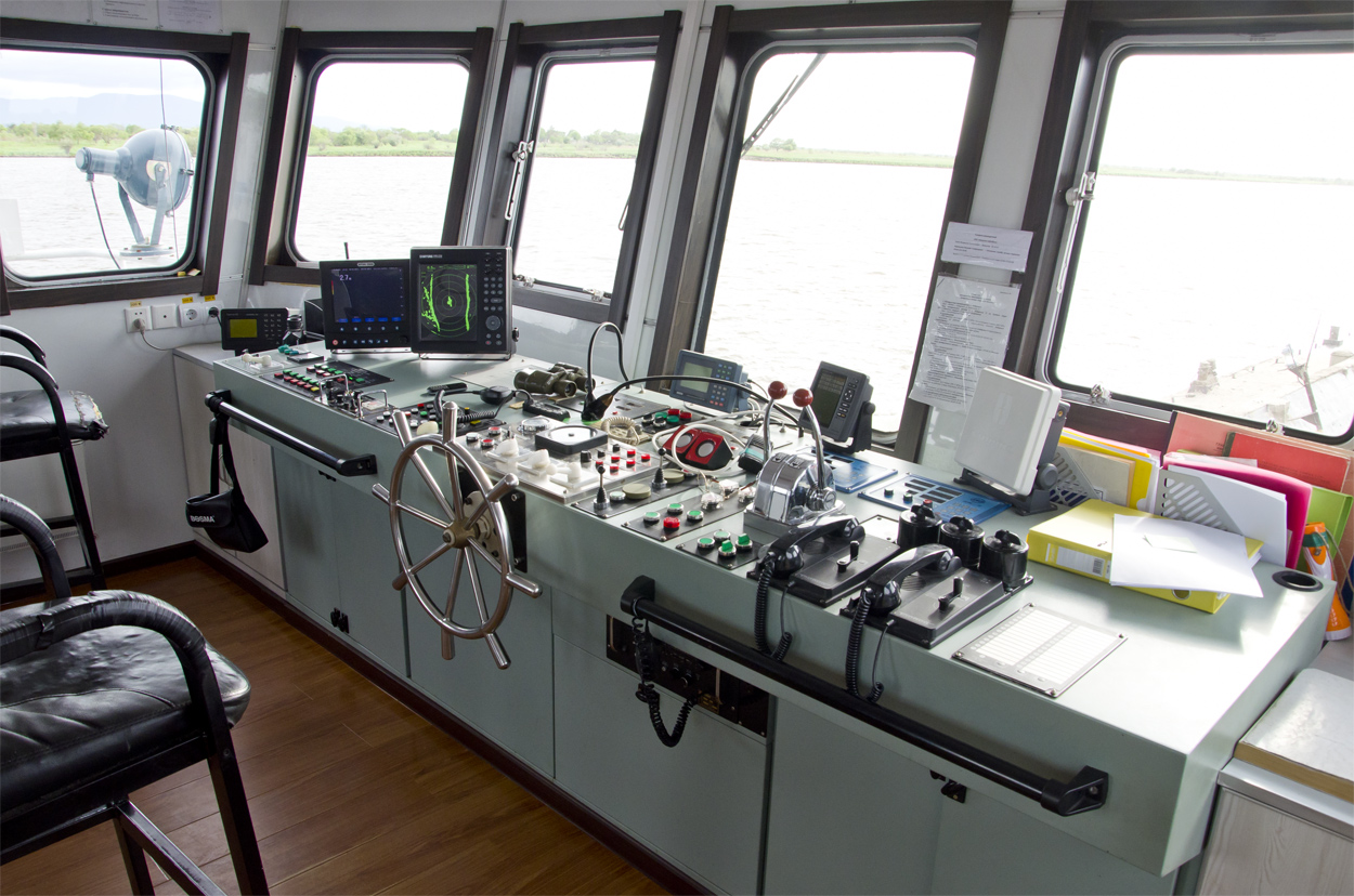 РТ Аян. Wheelhouses, Control panels