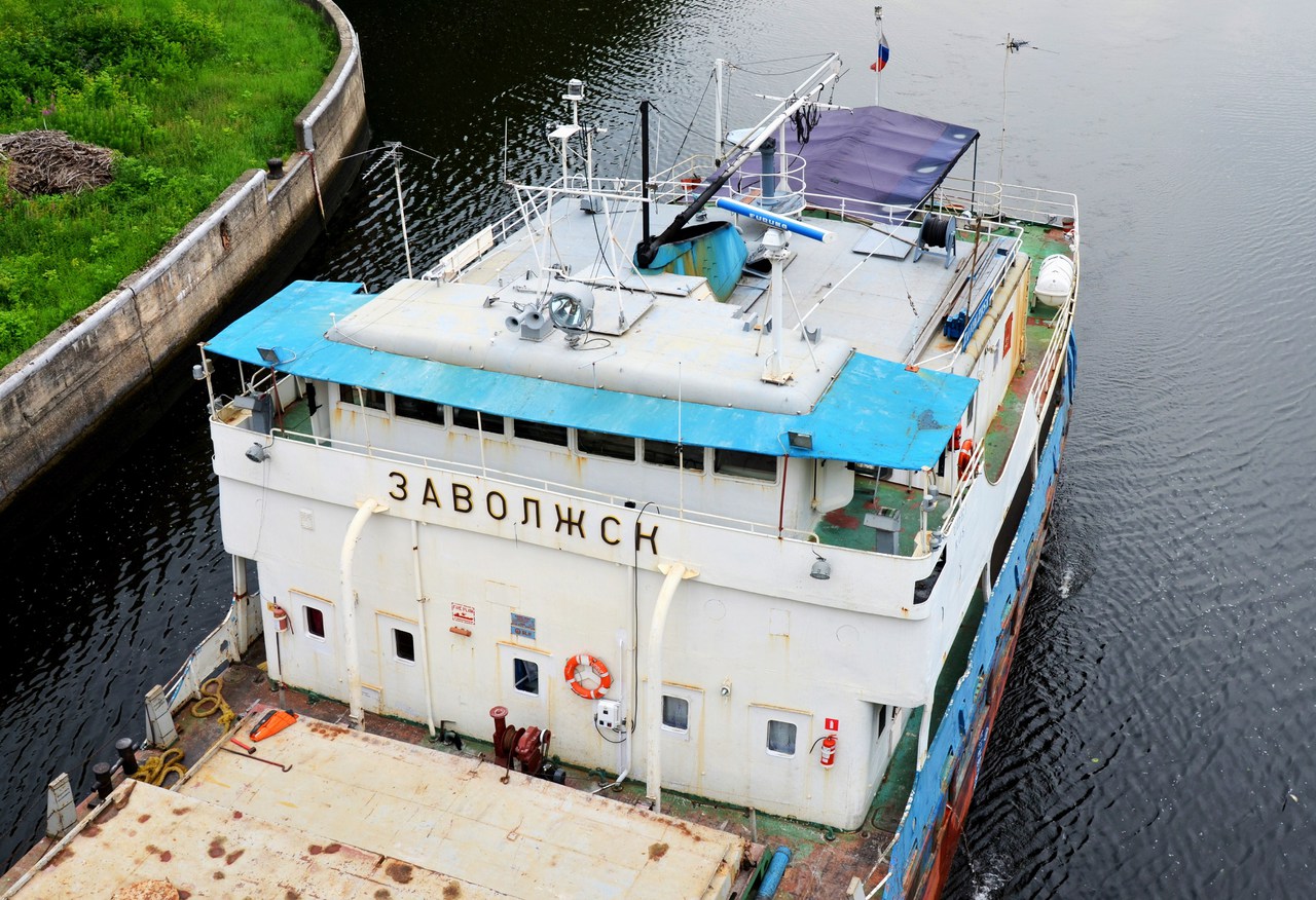 Заволжск. Vessel superstructures