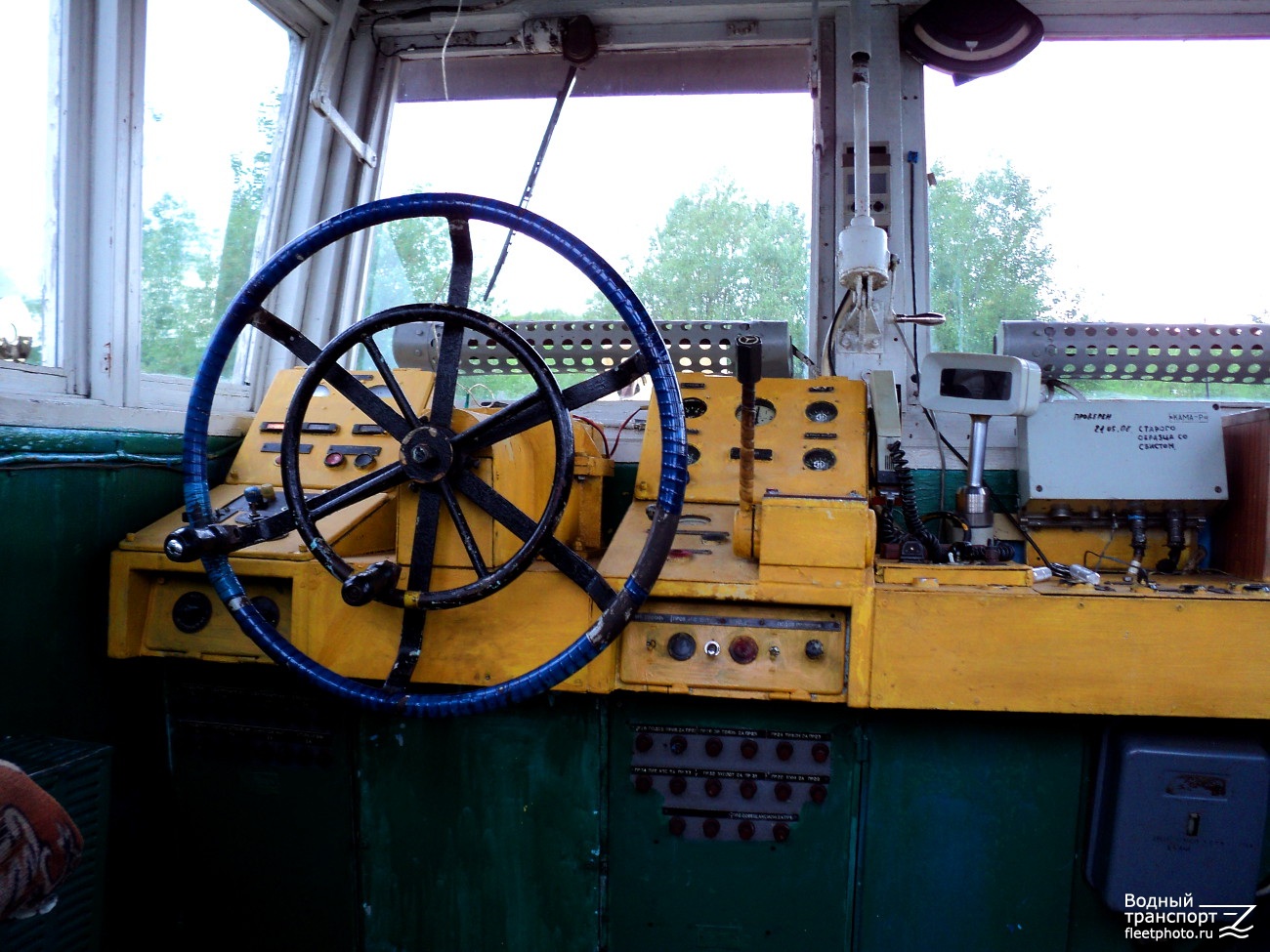 МЗ-1. Wheelhouses, Control panels