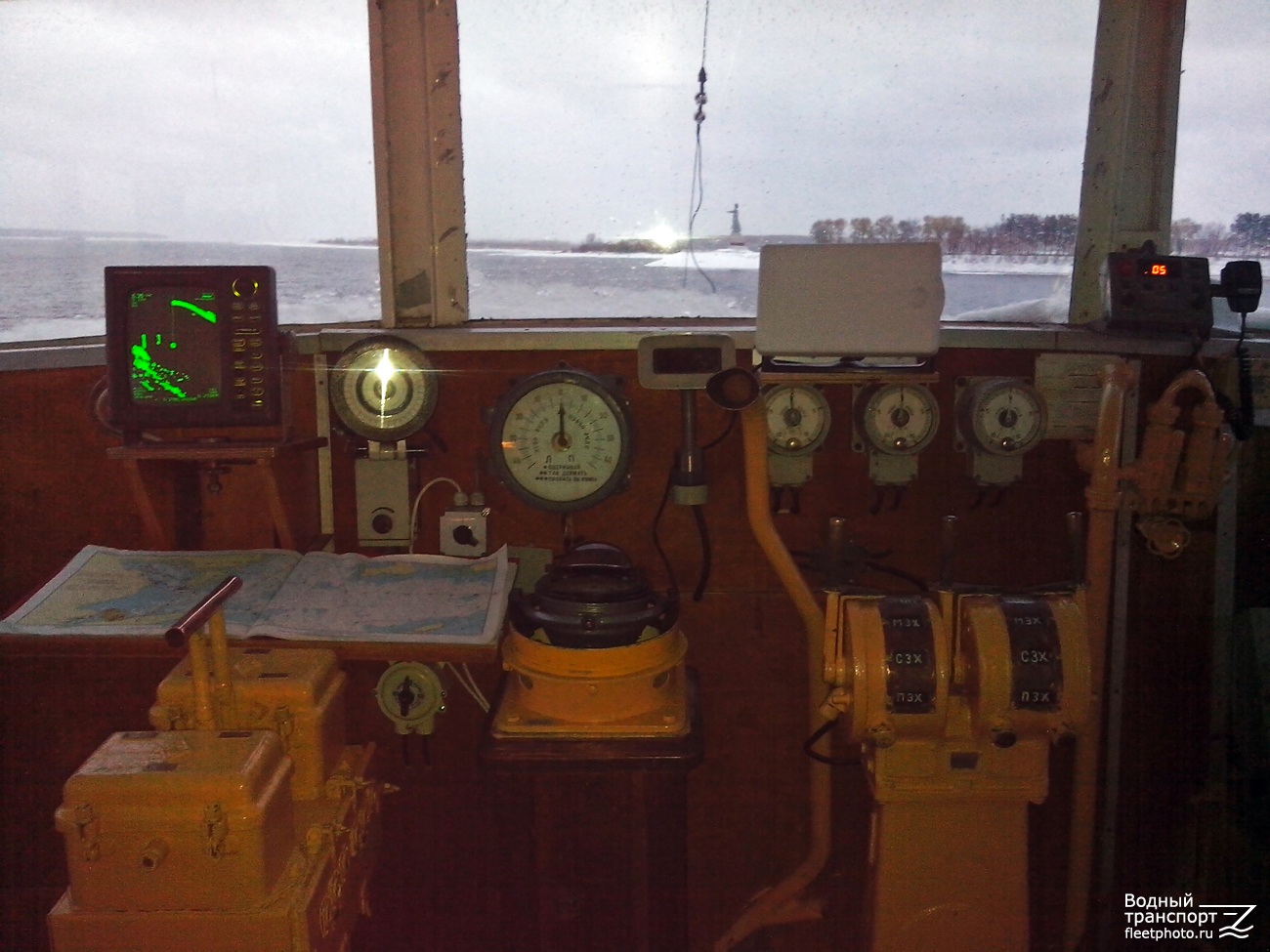 Ленинград. Wheelhouses, Control panels