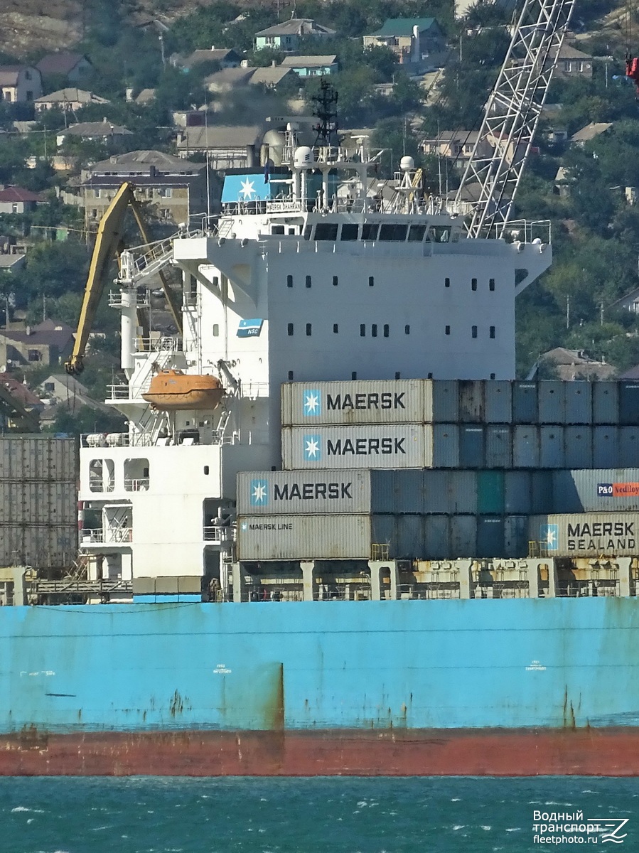 Maersk Dhahran. Надстройки