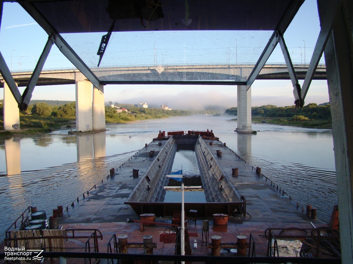 7369. Oka River, View from wheelhouses and bridge wings