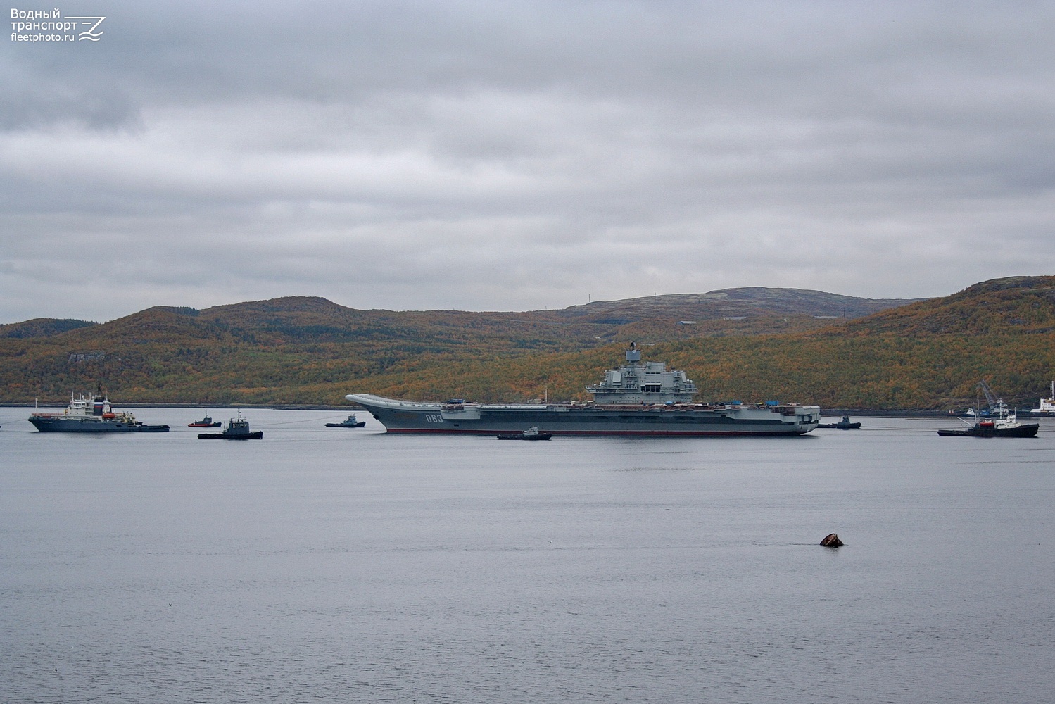 Адмирал флота Советского Союза Кузнецов, Николай Чикер, МБ-100. Неопознанные суда