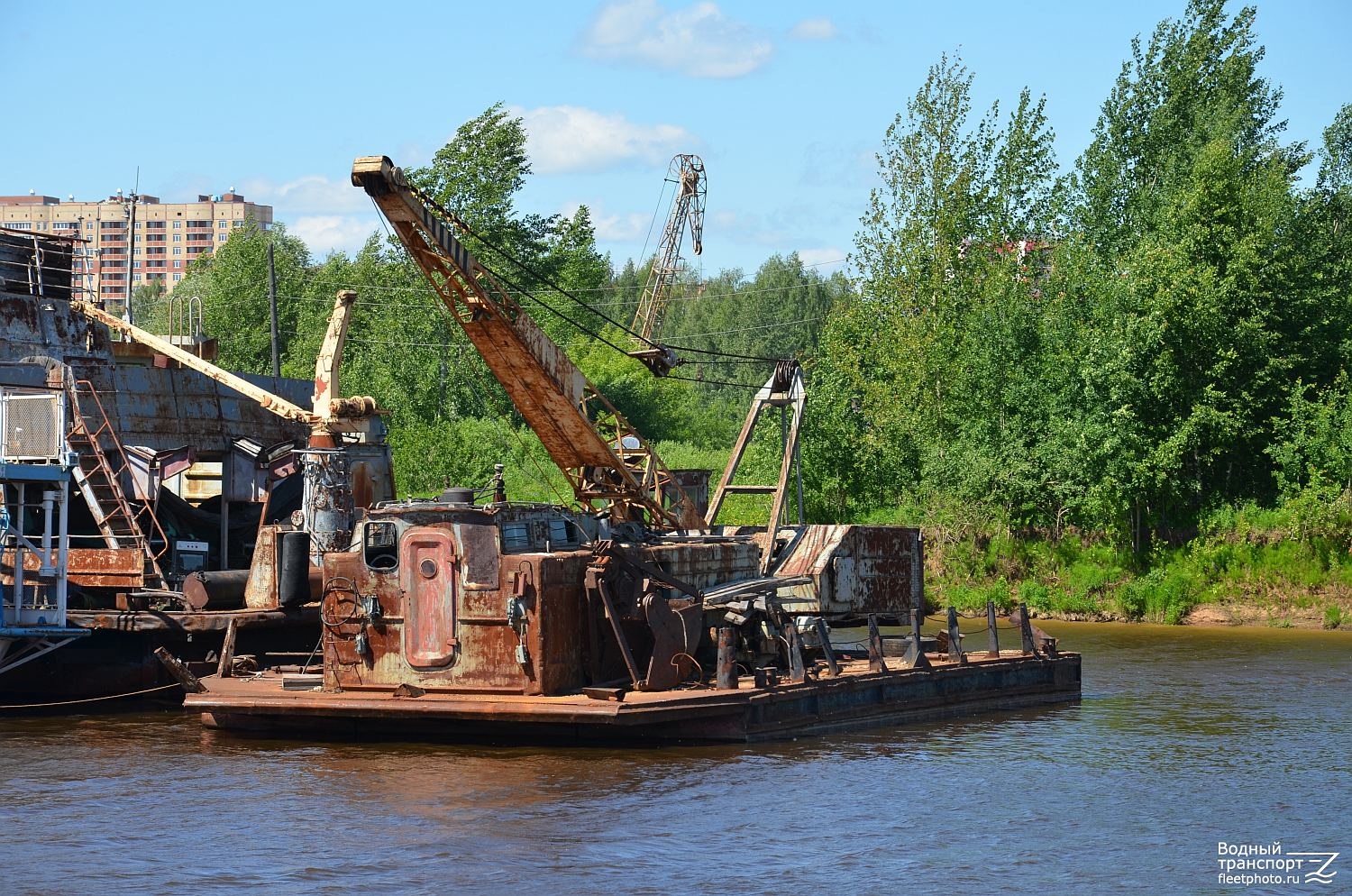 Неопознанное судно - проекты ЛС-41, ЛС-41А. Камский бассейн