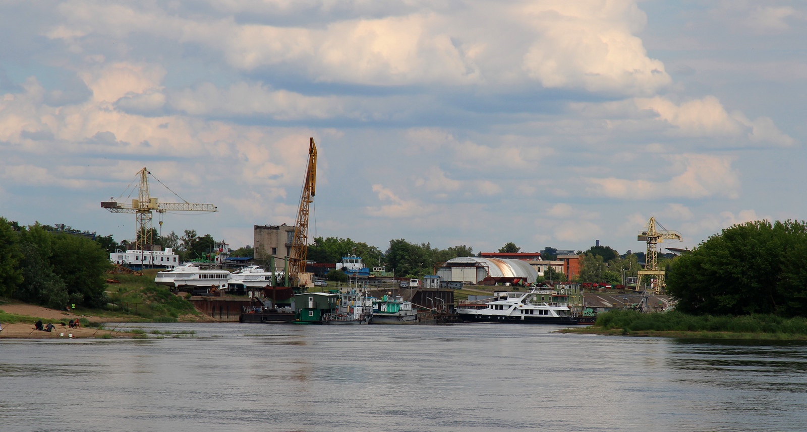 Lina, Aistė, Nemuno-7, Nemuno-8, Perlas, Narva, Jogaila, Žuvintas. Lithuania