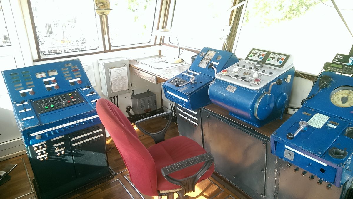 Водоём. Wheelhouses, Control panels