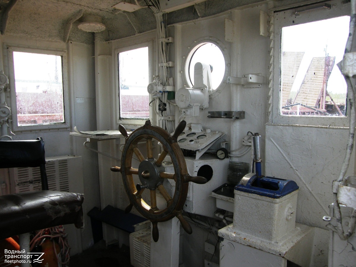 Патрульный-11. Wheelhouses, Control panels