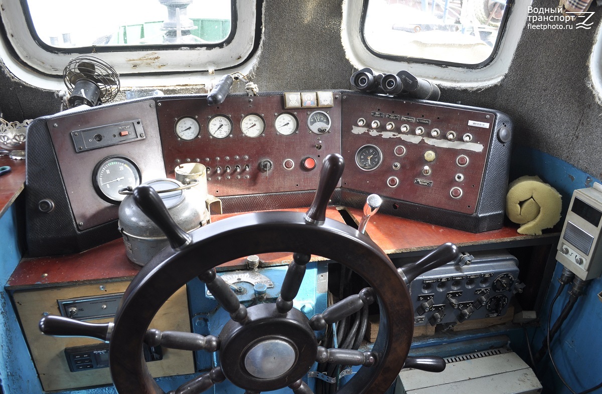 Вельбот-714. View from wheelhouses and bridge wings