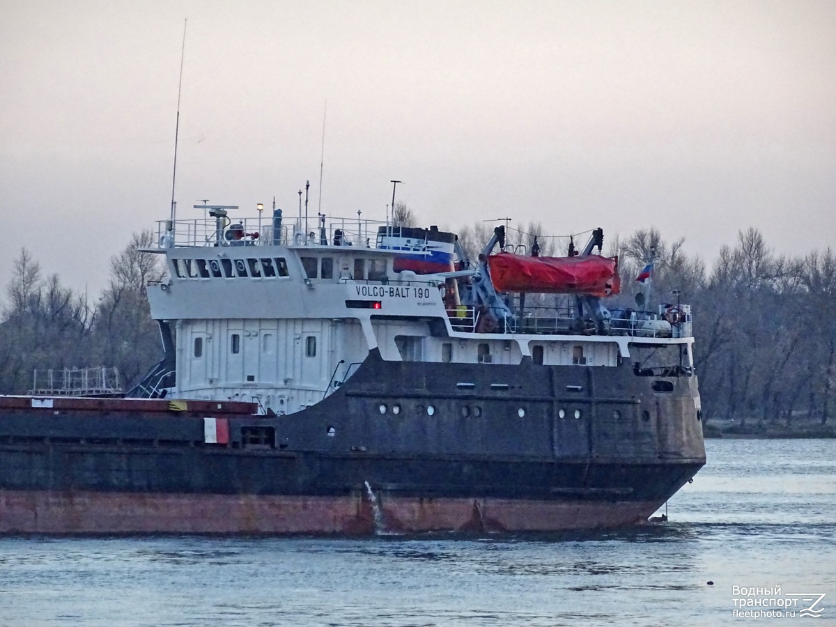 Волго-Балт 190. Vessel superstructures