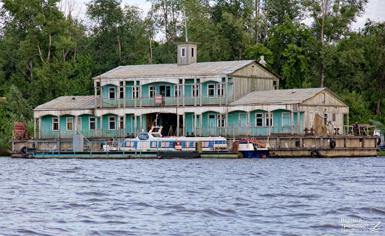 Дебаркадер-440, Вектор