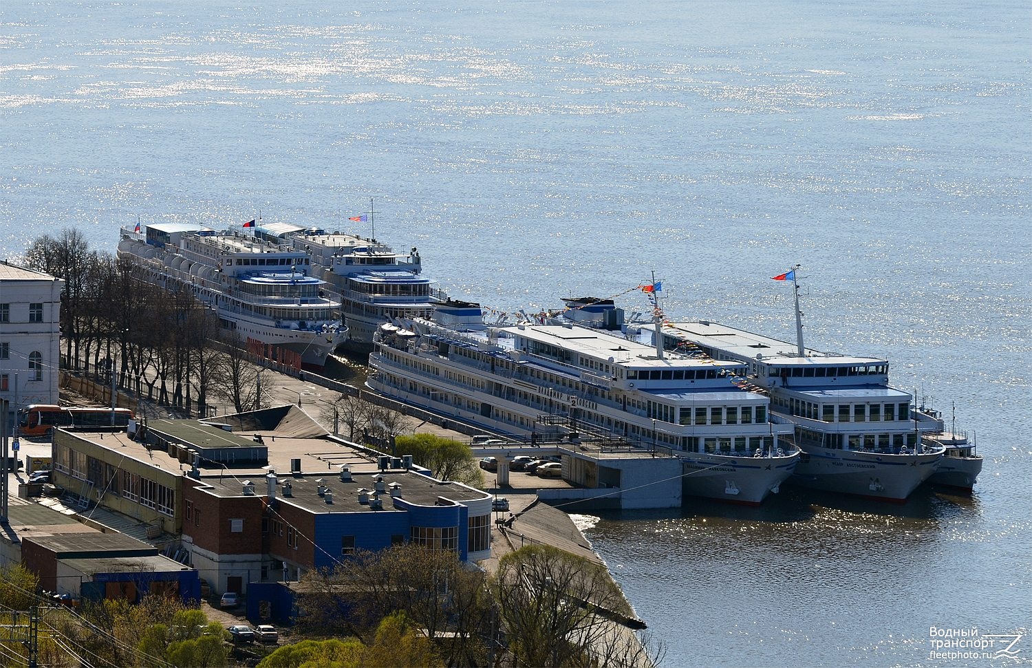 Хирург Разумовский, Владимир Маяковский, Фёдор Достоевский