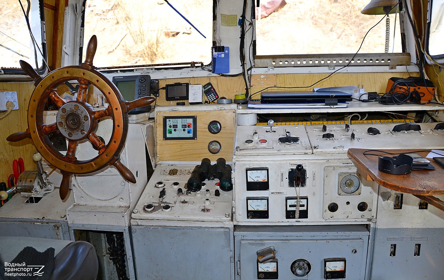 Буран. Wheelhouses, Control panels