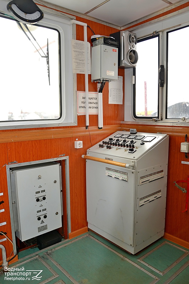 Синьга. Wheelhouses, Control panels