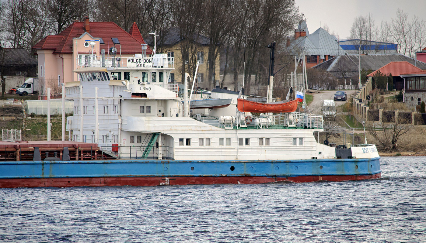 Волго-Дон 5010. Vessel superstructures