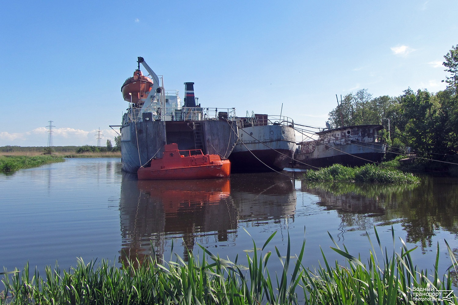 Мончегорск, КУ-4127, СРТ-160. Lifeboats