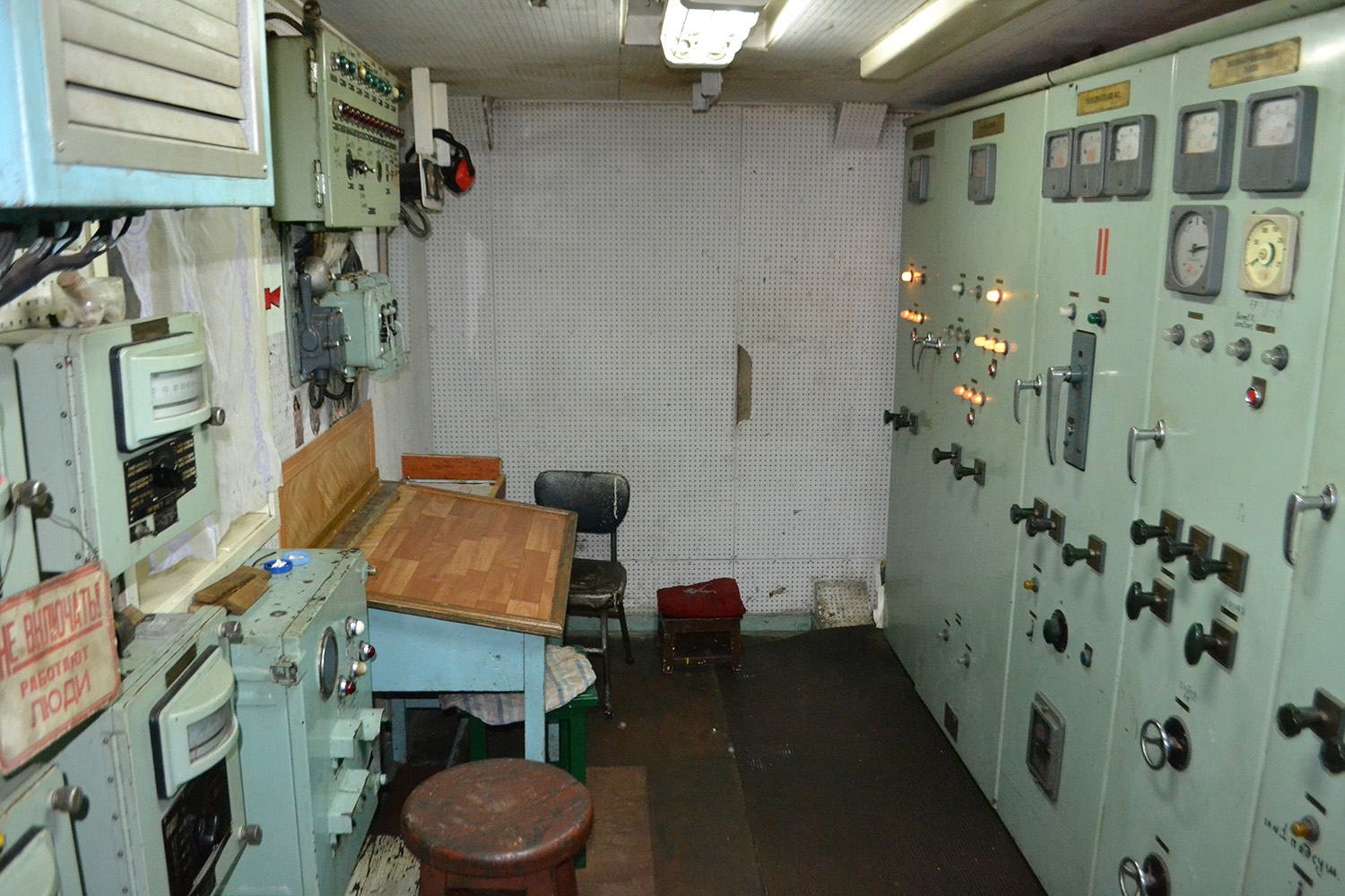 Dunay. Wheelhouses, Control panels