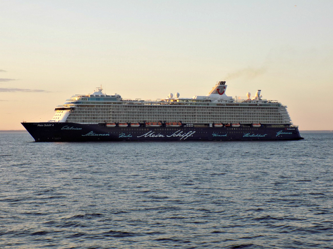 Mein Schiff 4